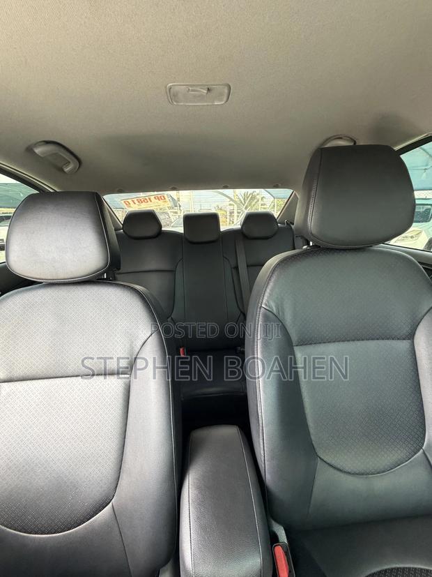 Hyundai Accent SE Sedan 2016 Silver