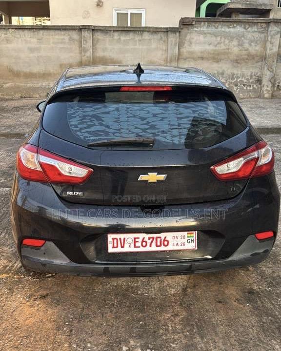 Chevrolet Cruze LT Auto Hatchback 2017 Black