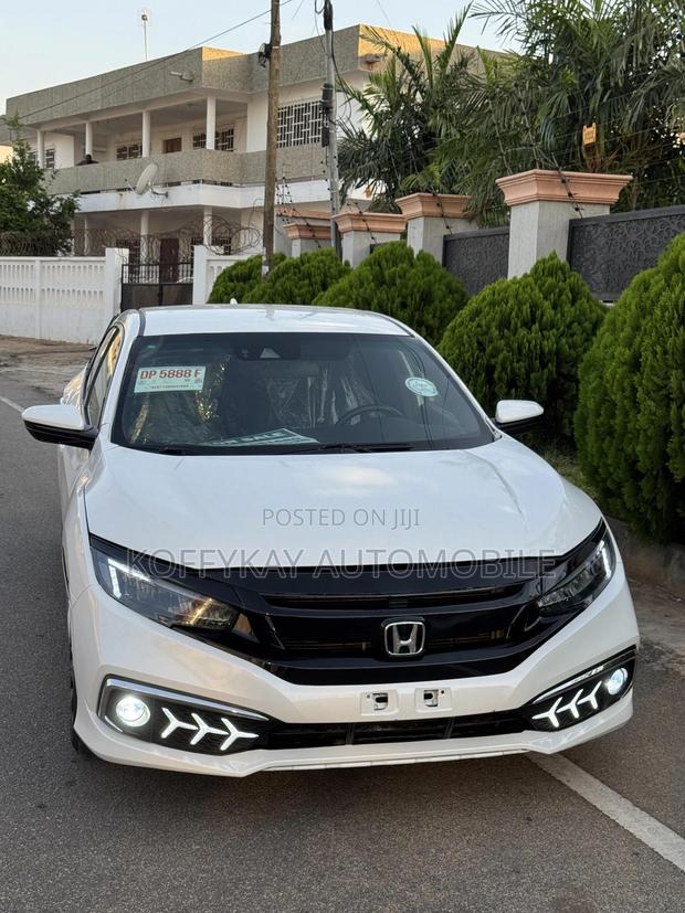 Honda Civic Sport Touring Hatchback 2019 White