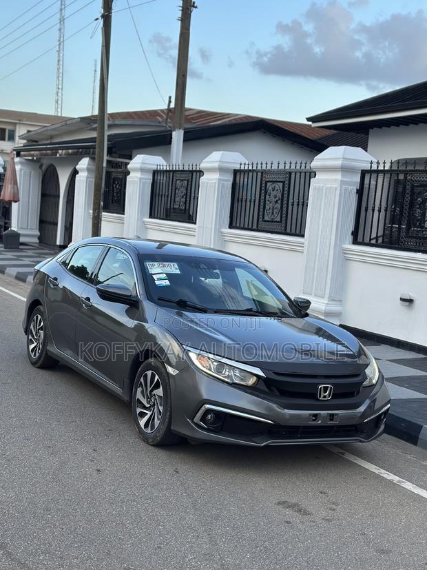Honda Civic LX Hatchback 2019 Gray