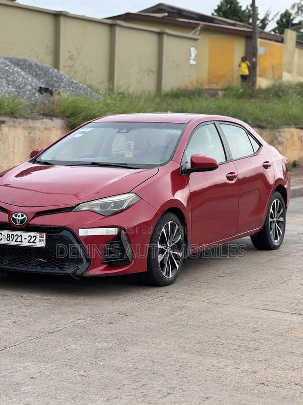Toyota Corolla SE (1.8L 4cyl 6M) 2019 Red