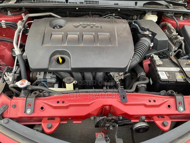 Toyota Corolla SE 4dr Sedan (1.8L 4cyl CVT) 2017 Red