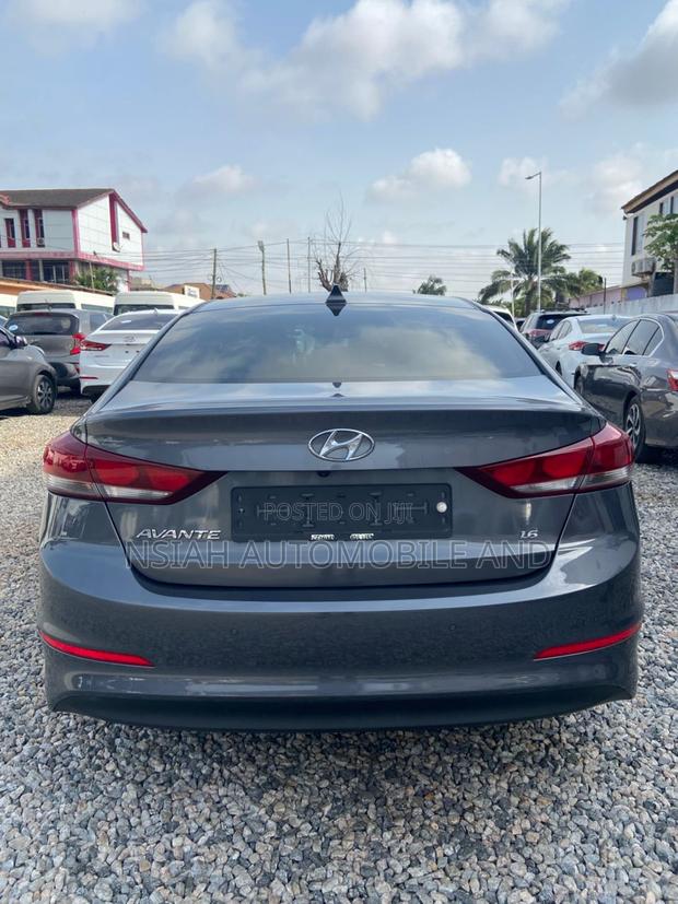 Hyundai Avante 2018 Gray
