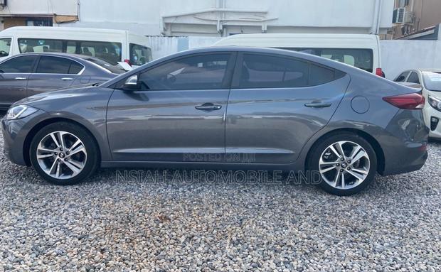 Hyundai Avante 2018 Gray