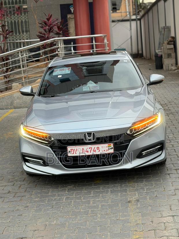 Honda Accord Touring 2.0T 2018 Silver