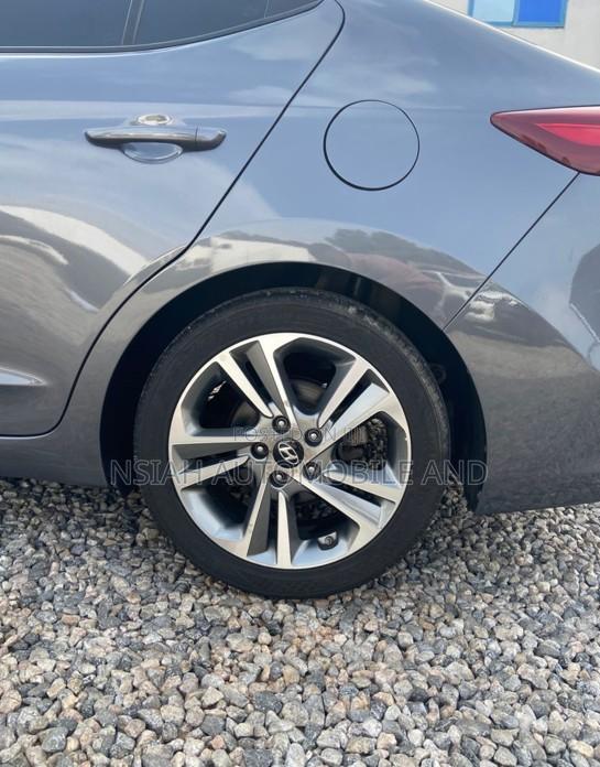 Hyundai Avante 2018 Gray
