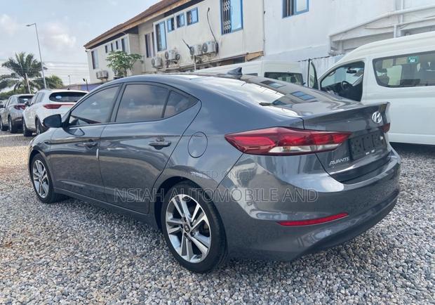 Hyundai Avante 2018 Gray