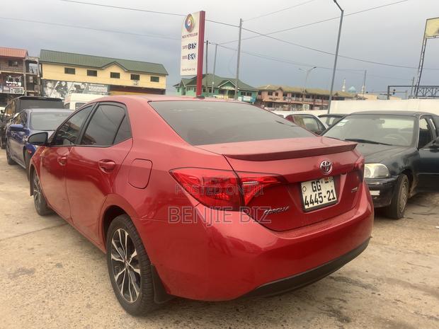 Toyota Corolla 2018 Red