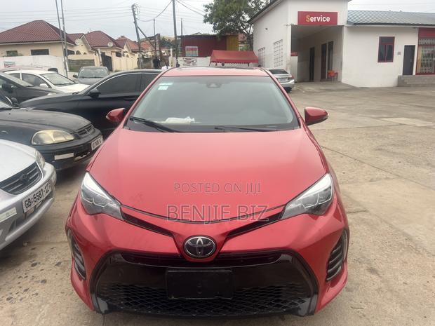 Toyota Corolla 2018 Red