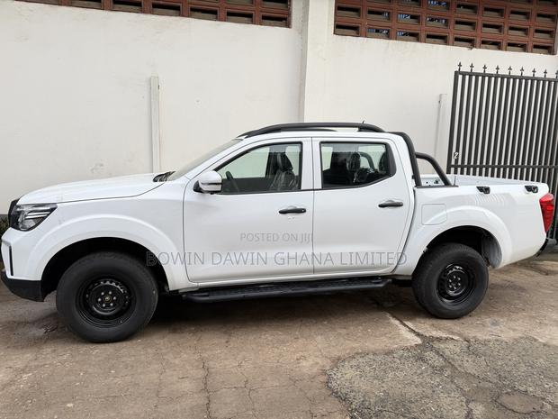 New Nissan Pick-Up 2025 White