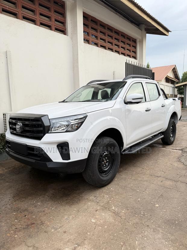 New Nissan Pick-Up 2025 White