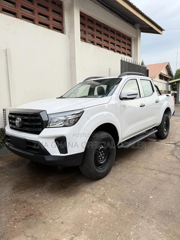 New Nissan Pick-Up 2025 White