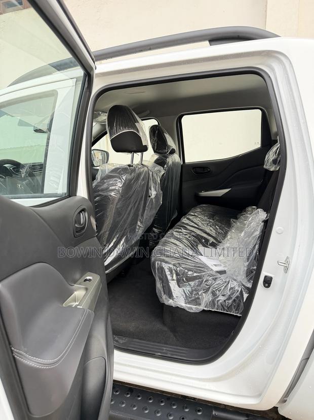 New Nissan Pick-Up 2025 White