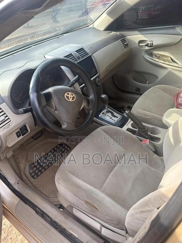 Toyota Corolla 2010 Green