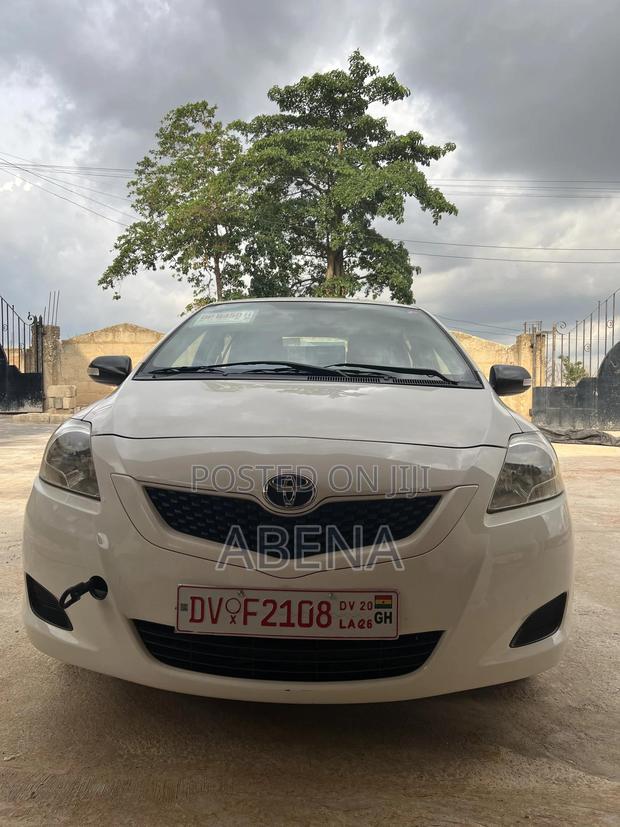 Toyota Belta 2011 White