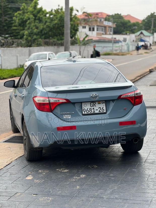 Toyota Corolla 2016 Gray
