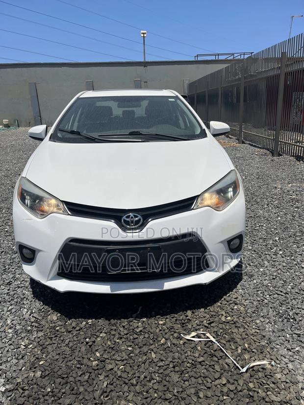 Toyota Corolla LE Eco Plus 4dr Sedan (1.8L 4cyl CVT) 2014 White