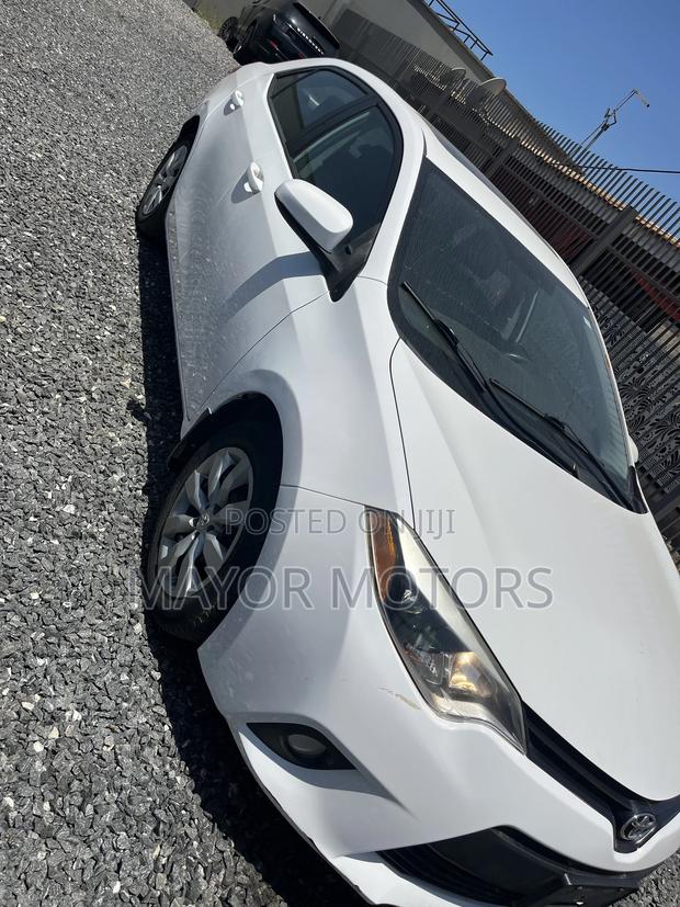 Toyota Corolla LE Eco Plus 4dr Sedan (1.8L 4cyl CVT) 2014 White
