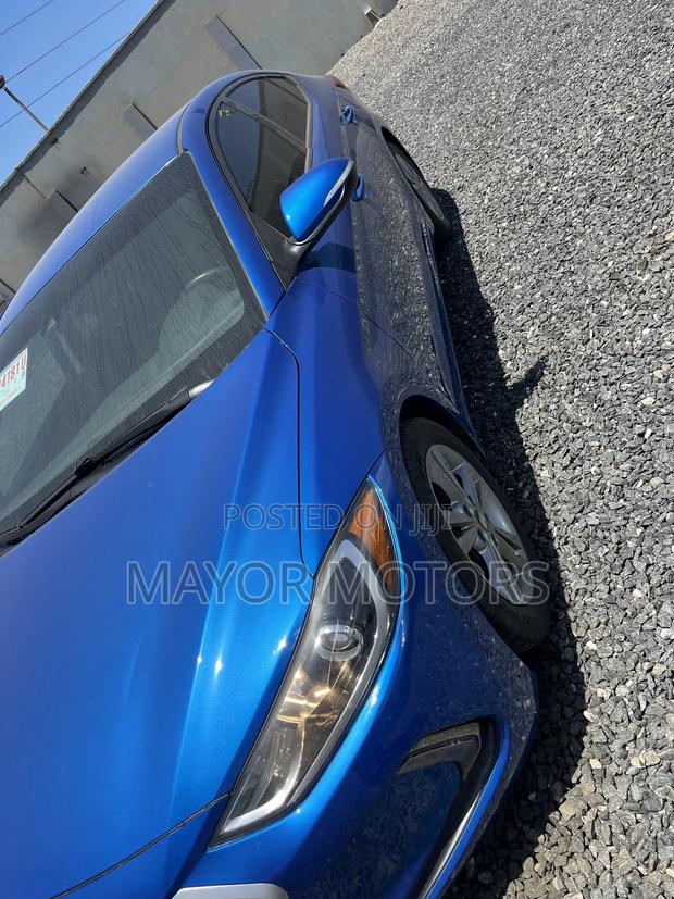 Hyundai Elantra ECO 2018 Blue