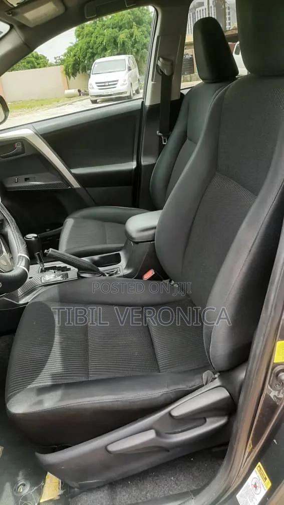 Toyota RAV4 LE 4dr SUV (2.5L 4cyl 6A) 2015 Black
