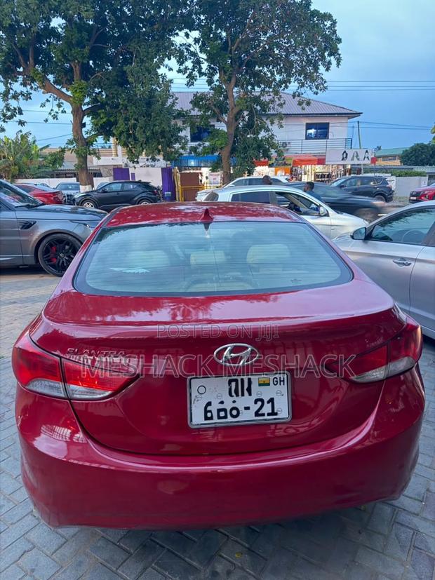 Hyundai Elantra 2013 Red