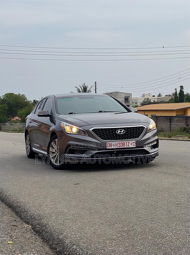 Hyundai Sonata Sport 2.0T Sedan FWD (2.0L 4cyl 6A) 2017 Gray