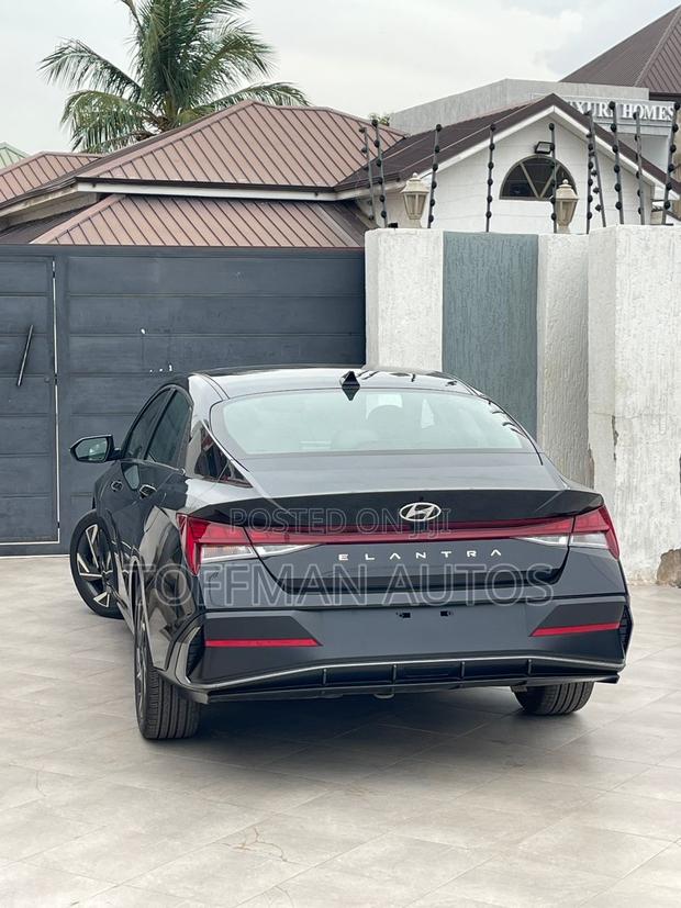 Hyundai Elantra 2025 Black