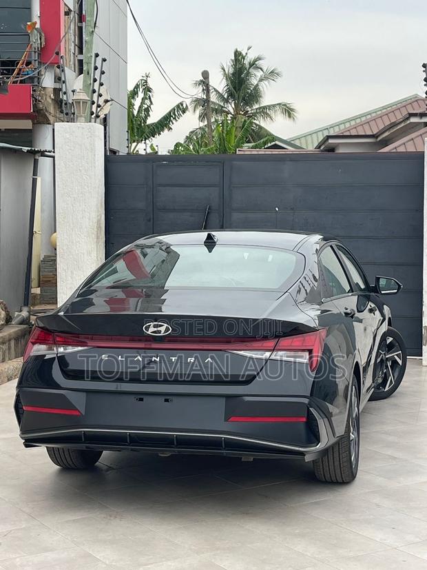 Hyundai Elantra 2025 Black
