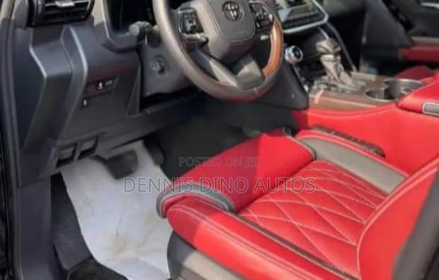 New Toyota Land Cruiser LC300 2025 Black