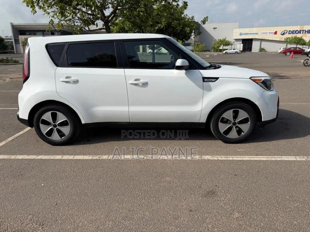Kia Soul Base Hatchback 2016 White