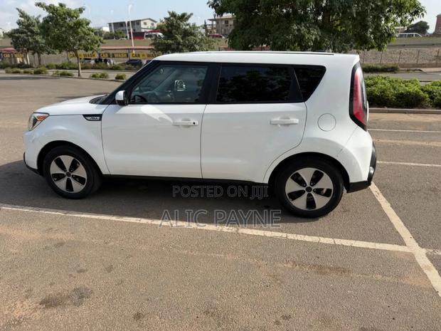 Kia Soul Base Hatchback 2016 White
