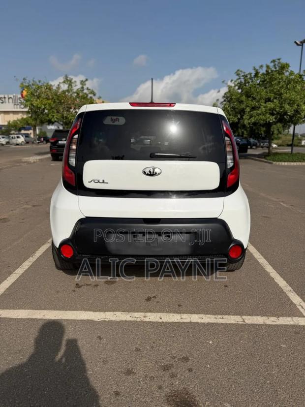 Kia Soul Base Hatchback 2016 White