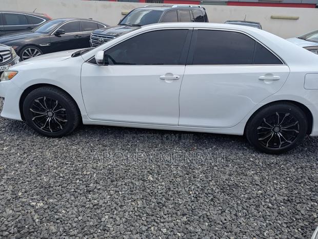 Toyota Camry SE Sport 4dr Sedan (2.5L 4cyl 6A) 2014 White