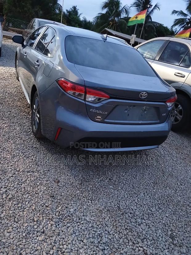 Toyota Corolla LE 2020 Silver