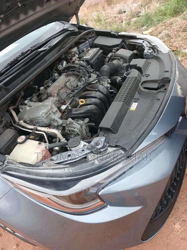 Toyota Corolla LE 2020 Silver