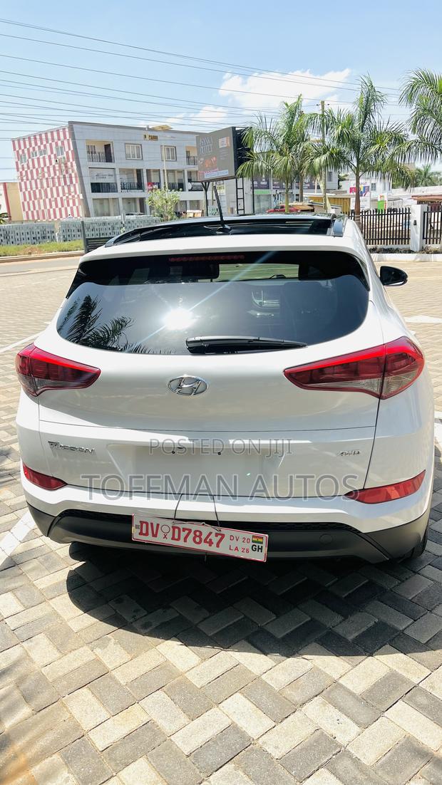 Hyundai Santa Fe 2017 White