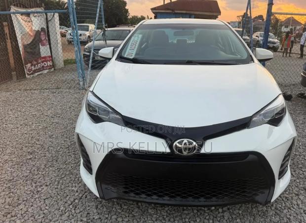 Toyota Corolla LE ECO 4dr Sedan (1.8L 4cyl CVT) 2017 White