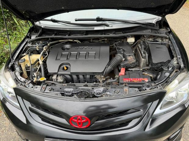 Toyota Corolla 2013 Black