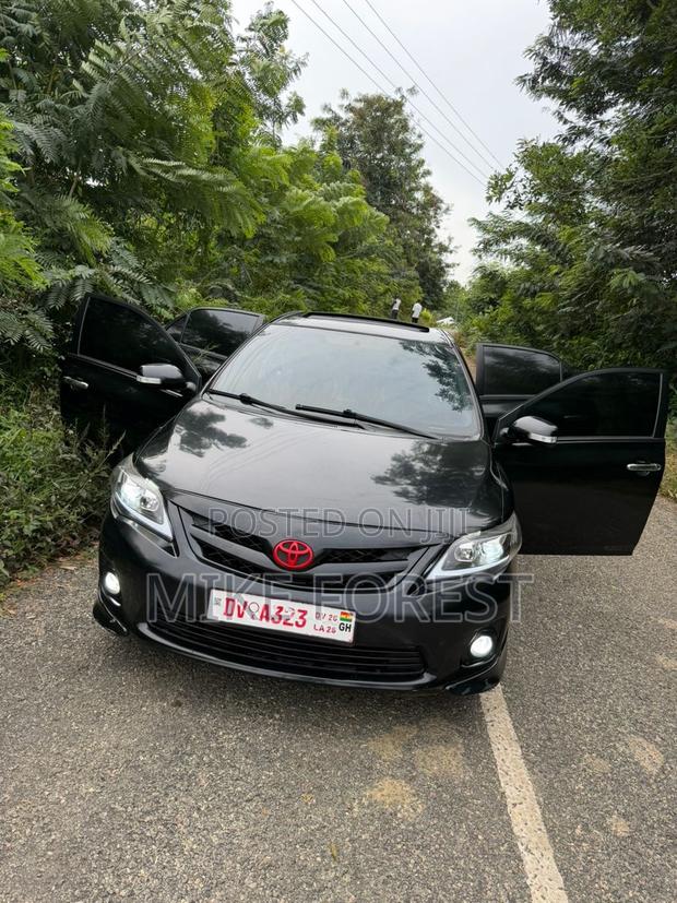 Toyota Corolla 2013 Black