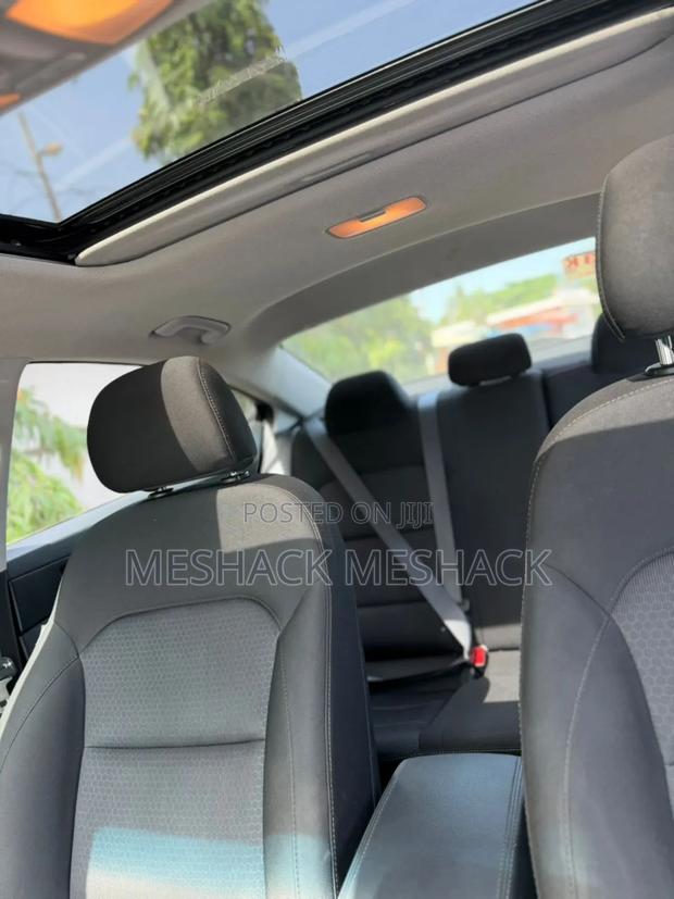 Hyundai Elantra 2017 White