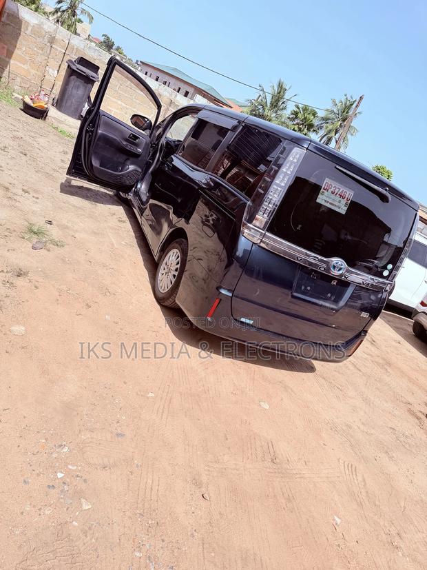 Toyota Voxy 2015 Black
