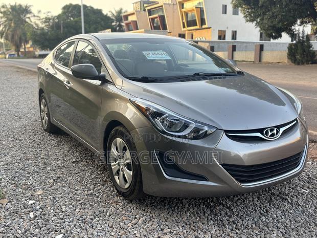 Hyundai Elantra SE Sedan FWD (1.8L 4cyl 6M) 2016 Gray