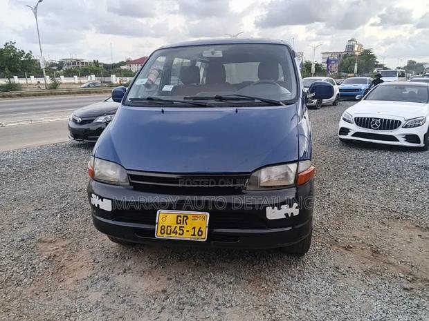 Toyota HiAce 2010 Blue