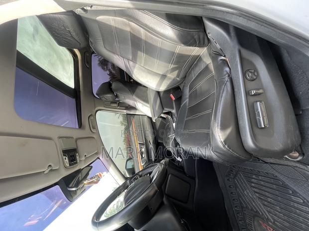 Honda CR-V Touring AWD 2019 White