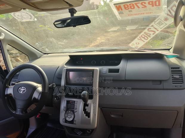 Toyota Voxy 2013 Black