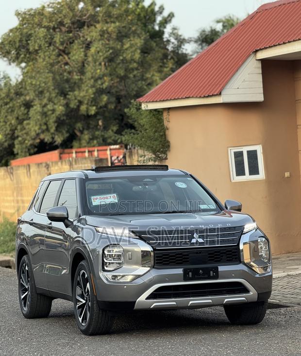 Mitsubishi Outlander SE 2023 Silver