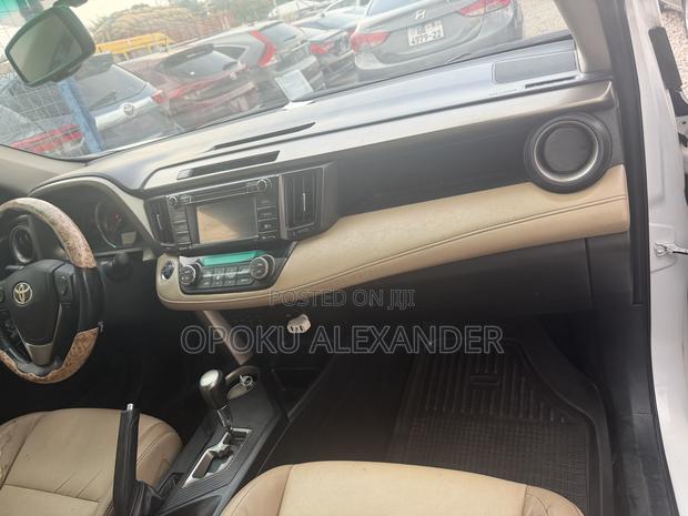 Toyota RAV4 2015 White