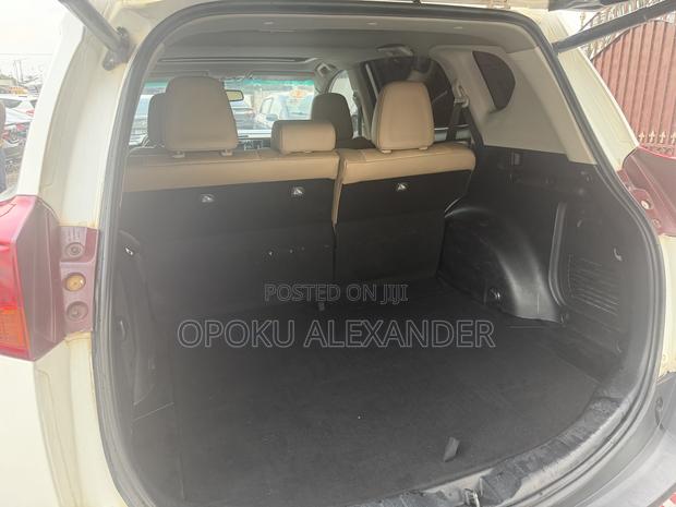 Toyota RAV4 2015 White