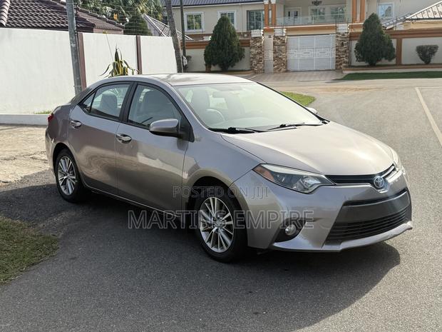 Toyota Corolla LE 4dr Sedan (1.8L 4cyl CVT) 2015 Gray