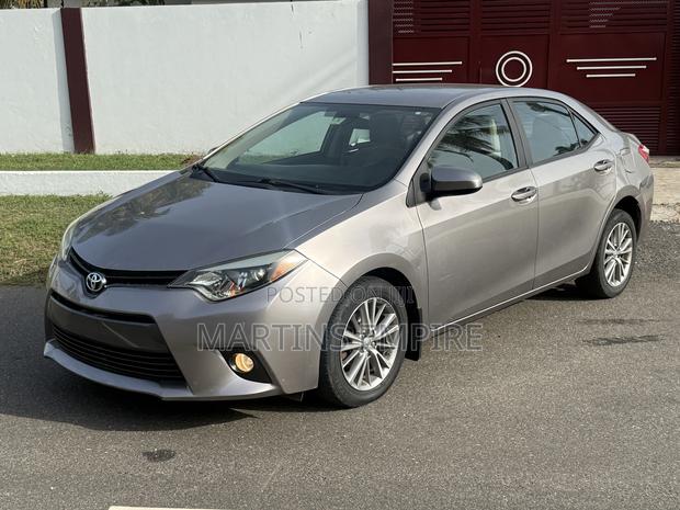 Toyota Corolla LE 4dr Sedan (1.8L 4cyl CVT) 2015 Gray
